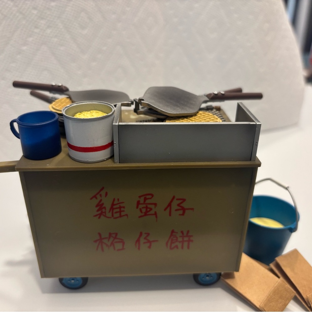 Miniature Street Food Cart with Accessories